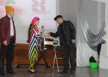 ТАҶЛИЛИ РӮЗИ МОДАР ДАР ДОНИШКАДА