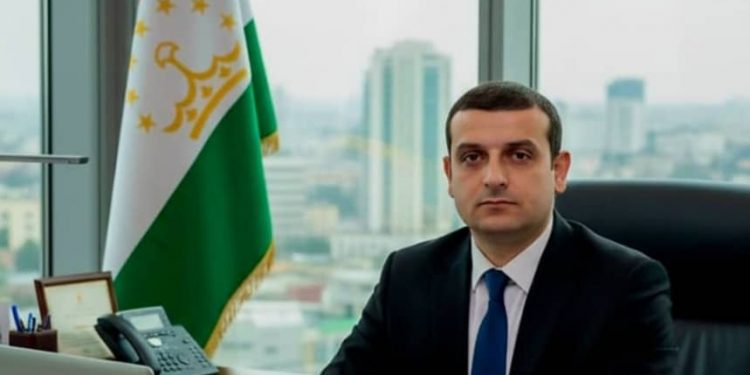 ТАБРИКОТИ РЕКТОРИ ДОНИШКАДАИ ДАВЛАТИИ САНЪАТИ ТАСВИРӢ ВА ДИЗАЙНИ ТОҶИКИСТОН, НОМЗАДИ ИЛМҲОИ МЕЪМОРӢ, ҶУРАХОНЗОДА СИРОҶИДДИН ШАМСУЛЛО БА МУНОСИБАТИ РӮЗИ КОНСТИТУТСИЯИ ҶУМҲУРИИ ТОҶИКИСТОН