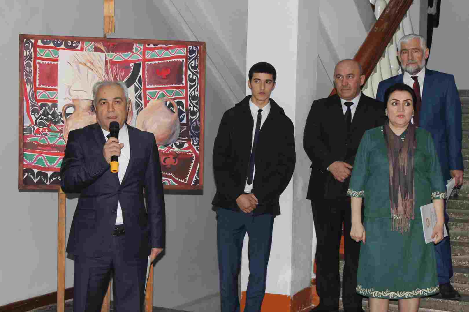 Намоиши асарҳои наққошии “Кундал”