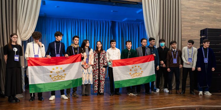 ИШТИРОКИ ДОНИШҶӮИ ДОНИШКАДА ДАР ЛОИҲАИ БАЙНАЛМИЛАЛИИ “ДОНИШГОҲИ ЗИМИСТОНА-2025»