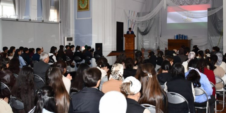 ДАР ДОНИШКАДАИ ДАВЛАТИИ САНЪАТИ ТАСВИРӢ ВА ДИЗАЙНИ ТОҶИКИСТОН БАХШИДА БА 570-СОЛАГИИ КАМОЛИДДИНИ БЕҲЗОД КОНФЕРЕНСИЯИ БАЙНАЛМИЛАЛӢ БАРГУЗОР ШУД