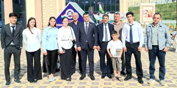 ИШТИРОКИ ДОНИШҶӮЁНИ ДОНИШКАДА ДАР ОЛИМПИАДАИ ҶУМҲУРИЯВӢ