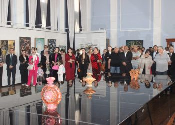 ДСТДТ: БУЗУРГОНРО БУЗУРГОН ЗИНДА МЕДОРАНД…