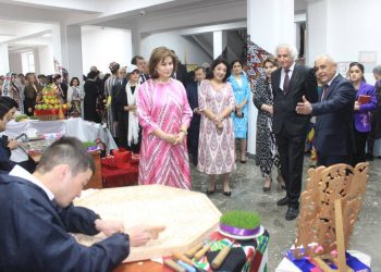 Таҷлили Рӯзи фарҳанг, Иди Наврӯзи байналмилалӣ ва намоиши асарҳои эҷодии омӯзгорон зери унвони “Аз Наврӯз то Наврӯз”