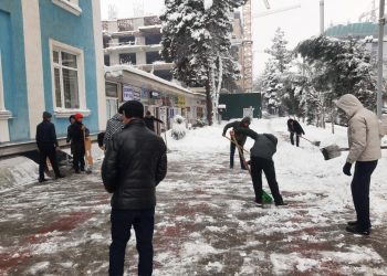 Тоза намудани атрофи муассиса аз барф