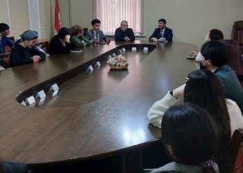 ВОХӮРИИ ДОНИШҶӮЁНИ ДОНИШКАДА БО АРБОБИ ҲУНАРИ ТОҶИКИСТОН АКМАЛ МИРШАКАР БАРГУЗОР ГАРДИД