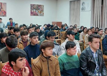 ДАР ХОБГОҲИ ДОНИШКАДА МАҲФИЛИ “ШОМИ ҶАВОНӢ” БАРГУЗОР ШУД