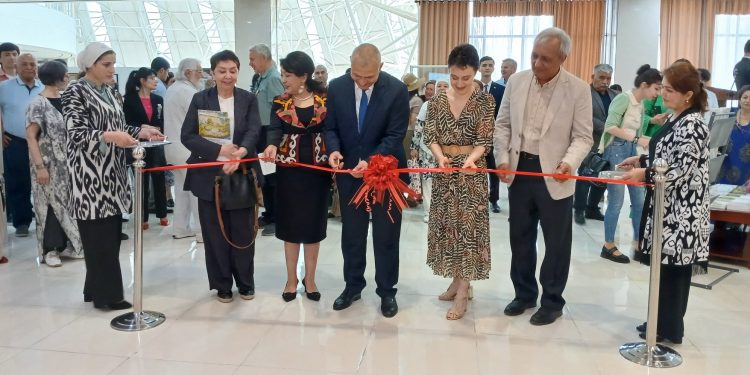 ИФТИТОҲИ НАМОИШИ ҶАШНИИ ОМӮЗГОРИ ДОНИШКАДА КАМОЛЗОДА ОЛИМ АЪЗАМ ДАР ОСОРХОНАИ МИЛЛИИ ТОҶИКИСТОН